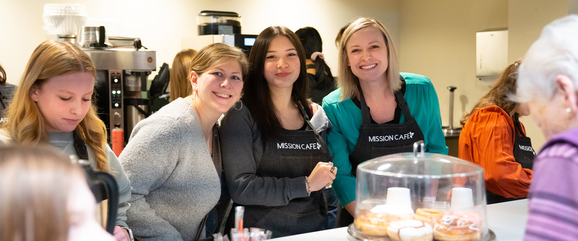 Mission Cafe
Sundays&nbsp;| 8:45 a.m.&ndash;12:15 p.m.
Garden Plaza | Oak Brook
